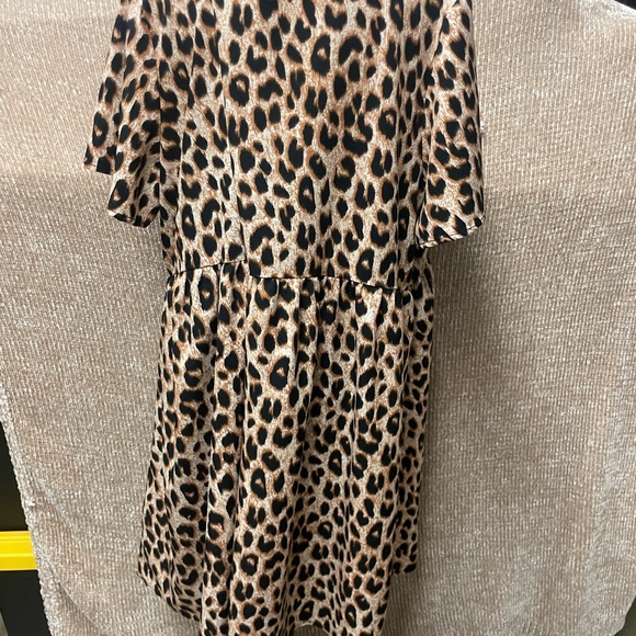 SHEIN CURVE Animal Print V-Neck Dress - Picture 3 of 3